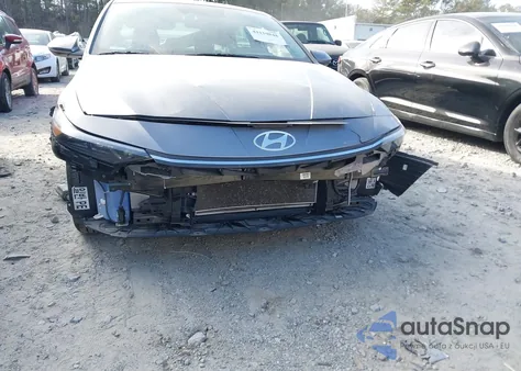 2024 Hyundai Elantra Sel z USA, uszkodzony, nr VIN KMHLM4DG1RU659741